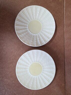 Pair of Belleek Ireland Neptune Shell Luncheon Plates 7 3/4" Diameter- Vintage